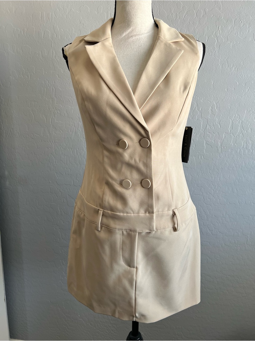 Sleeveless Double-Breasted Cream Blazer Dress